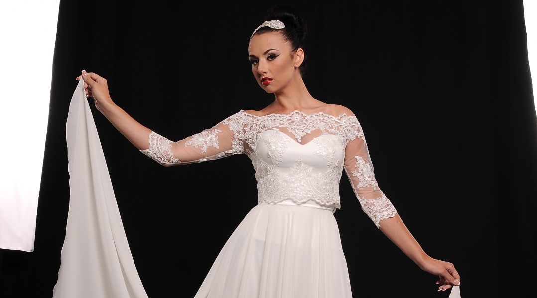 Robe de mariee fermee avec manches