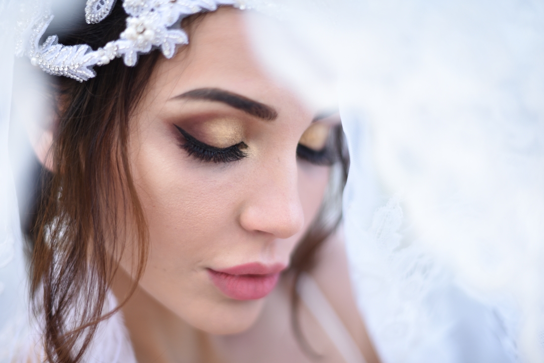 Cape de mariee pour le sacrement du mariage, sur mesure et elegance