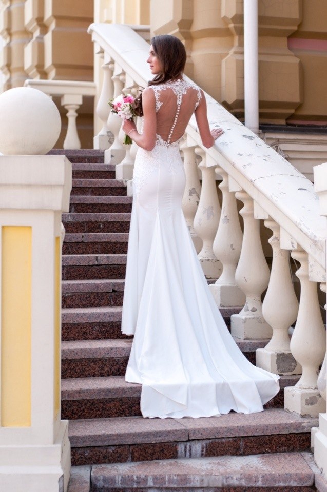 création robe de mariée Geneva et environ, robe sirène avec traîne, robe de mariée Pays de Gex, Swiss, Lyon, Annecy, couture sur mesure mariage