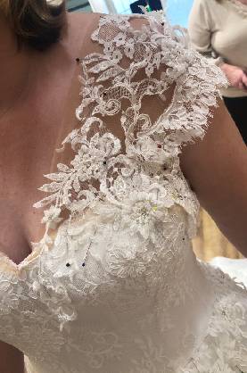 ajout ou suppression de manches, changement du décolleté, transformation