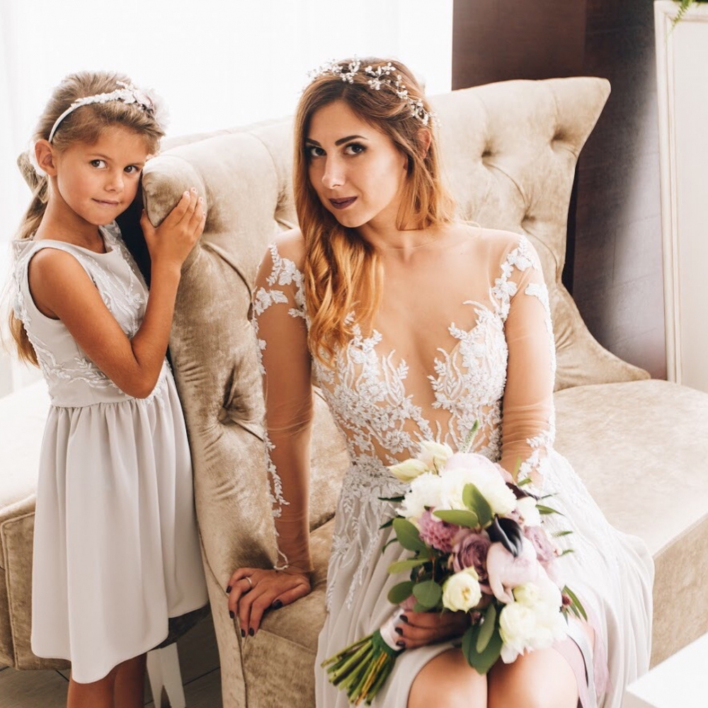 Copie robe de designer Robe de mariée corsetée sur mesure Création de robe de mariée France Robe de mariée sur mesure Création de robe unique Styliste de mariage Genève Fabrication de robe de luxe Robe Rosa Clará sur mesure