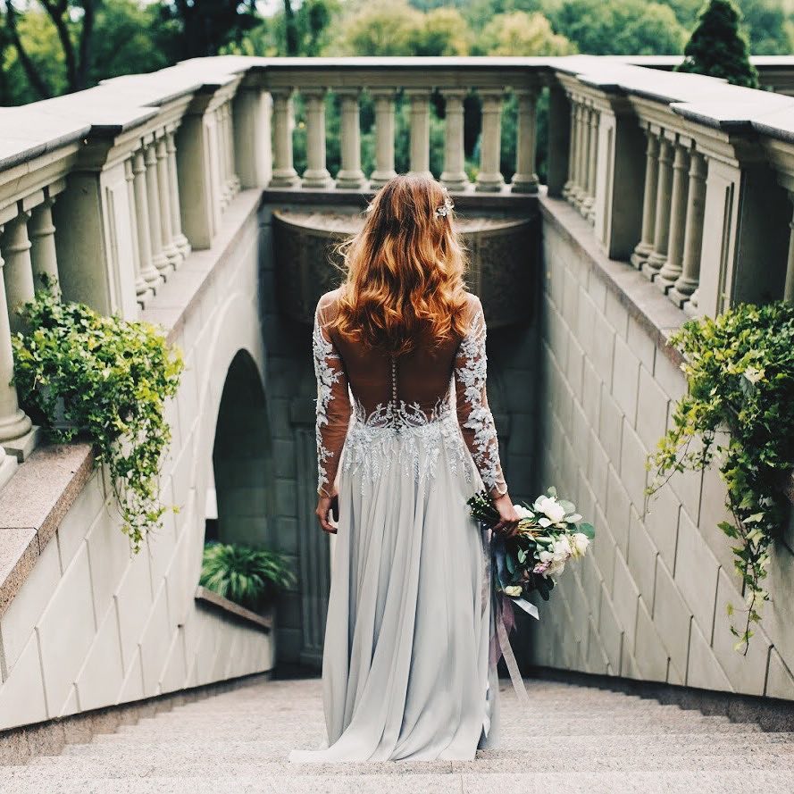 Robe sur mesure inspirée créateur Genève Robe de mariée sur mesure Pays de Gex Robe de soirée sur mesure Lyon Couture de robe de luxe Annecy Robe Paolo Sebastien sur mesure