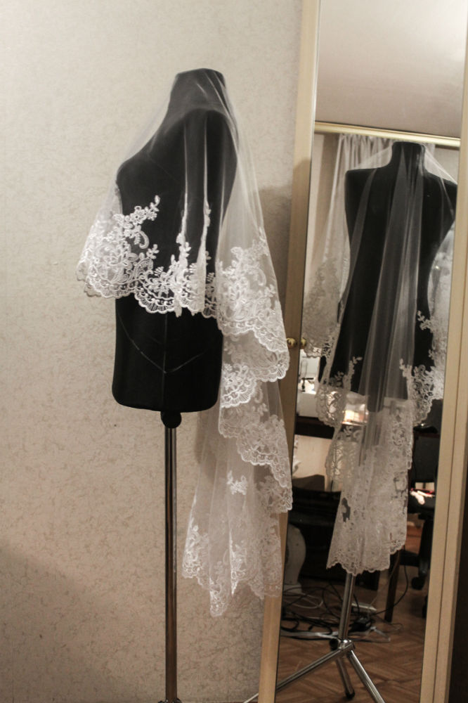 Voile de mariee a 2 etages avec dentelle LILIYA ATELIER #906