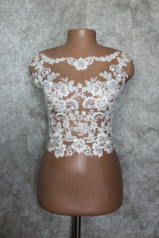 Blouse en dentelle sur mesure par LILIYA ATELIER #937