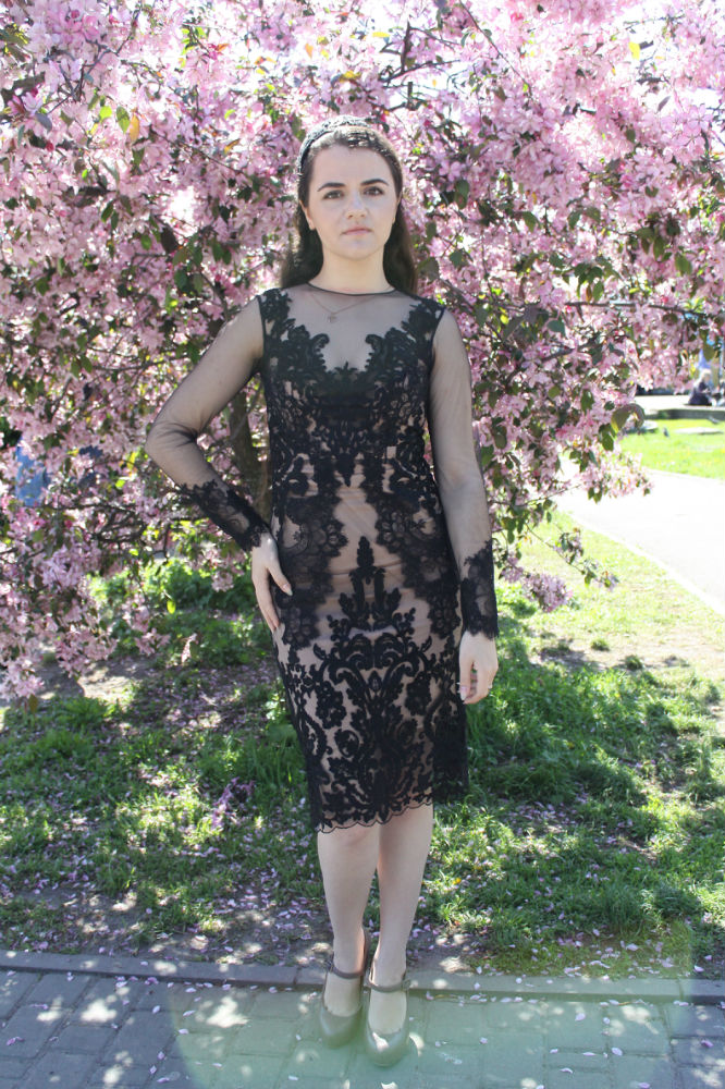 Robe en dentelle LILIYA ATELIER #1020